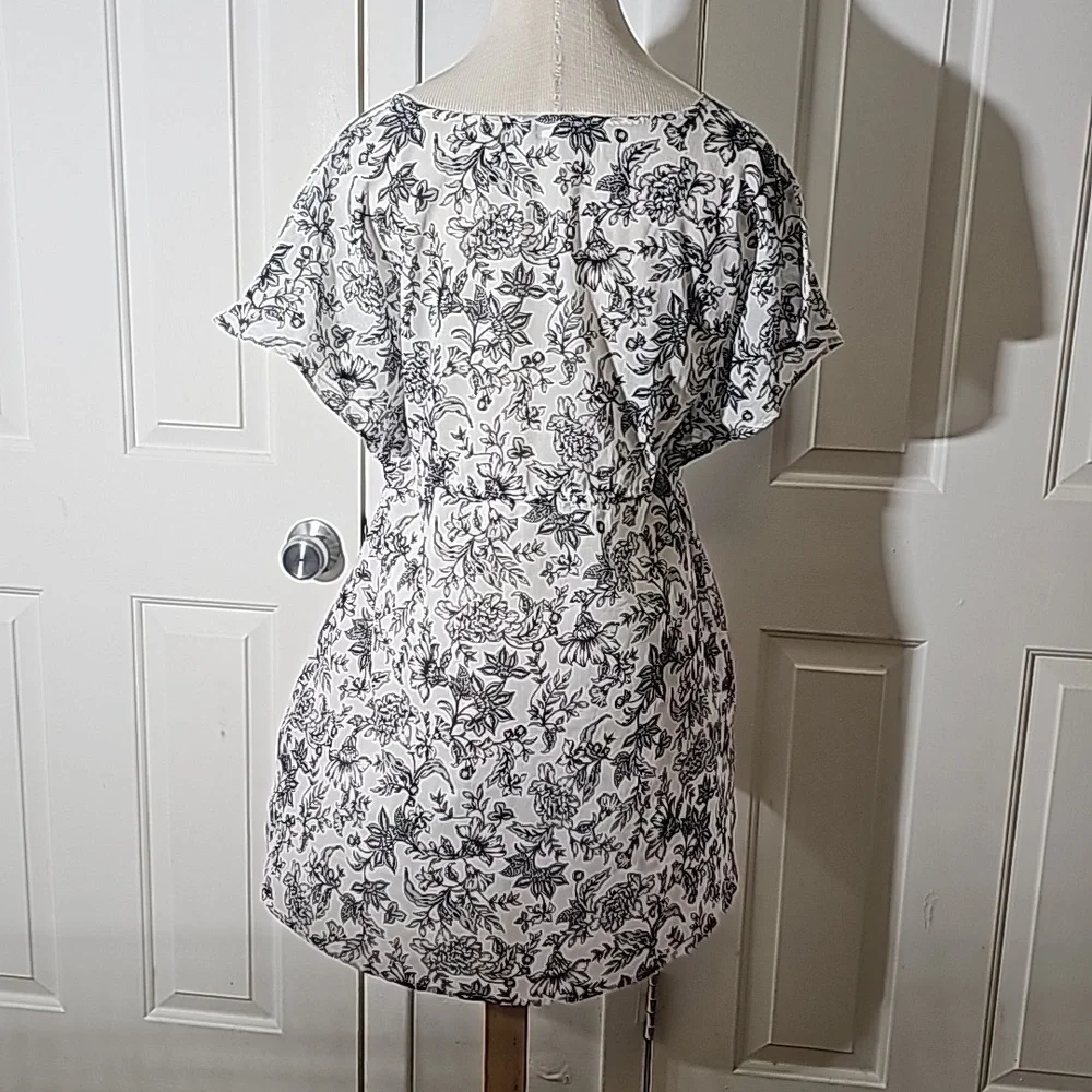 RALPH LAUREN, white with black floral print. OS.‎ Empire waist tie cover up.